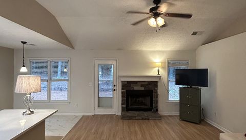 146 Pinebrook Dr