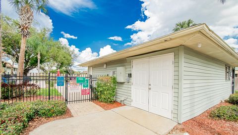 202 Red Maple Pl
