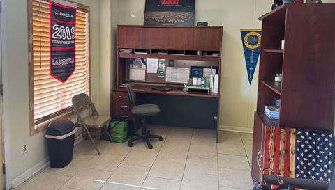 2202 - 2204 N Us Highway 281 Highway N