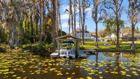 1006 Lake Cooper