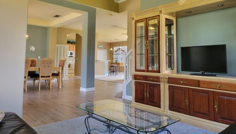 3145 Twisted Oak Loop