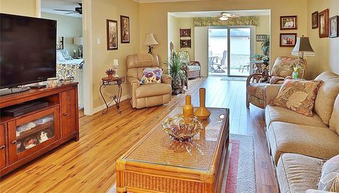 865 MACLAREN DRIVE N