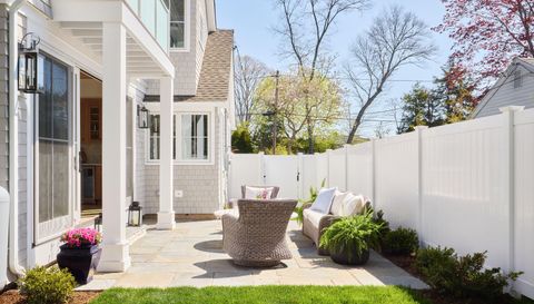 26 Bassett Ln