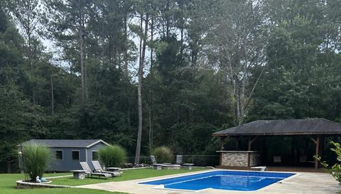 215 Iron Hill Rd