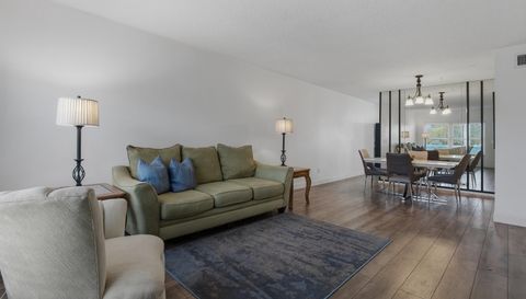 2257 World Pkwy Blvd W