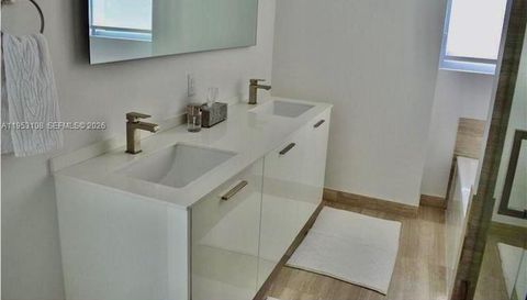 1300 Brickell Bay Dr