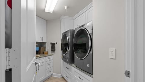 6061 Silver King Blvd