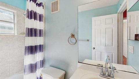 117 N MERCURY AVENUE