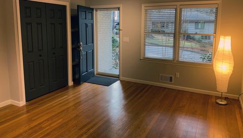 1803 White Oak Hollow NE