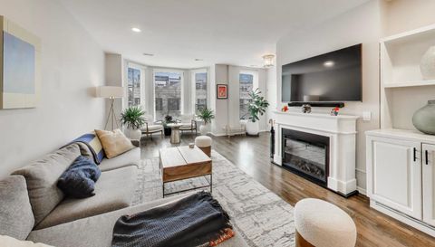 1214 W Webster Avenue