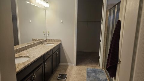 3264 Royal Gardens Ave