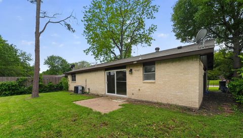 302 Independence Dr
