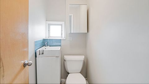 7303 N Kildare Avenue