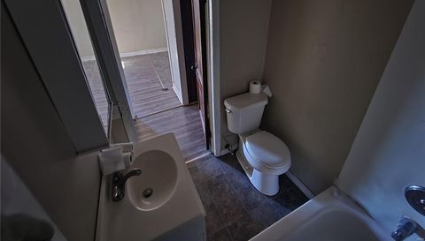 905 East Washing Street