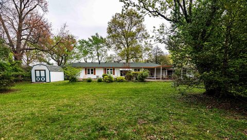 1609 Crestview Dr