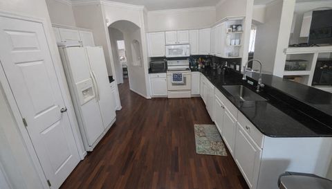 8044 Canyon Lake Cir