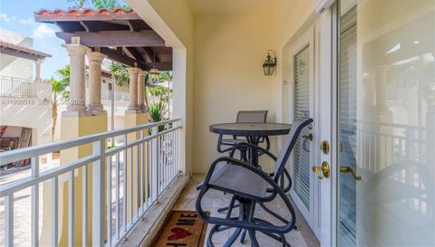 1413 Sunset Harbour Dr