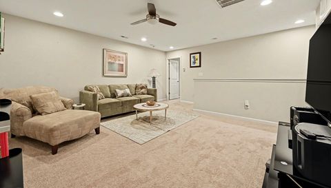 208 Princess Pl