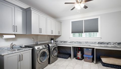 698 Maple Springs Ln