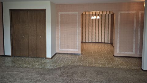 910 Camellia Dr APT 11