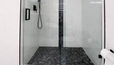 2398 Sweetwater Blvd