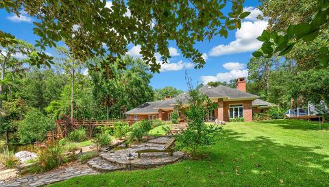 996 NW SCENIC LAKE DRIVE