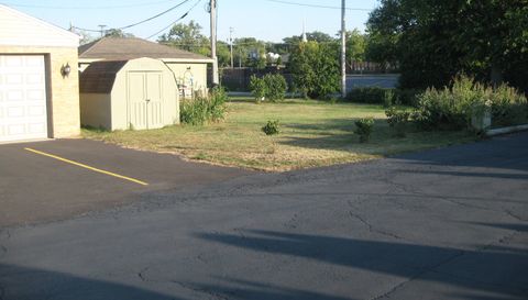 138 W Irving Park Road