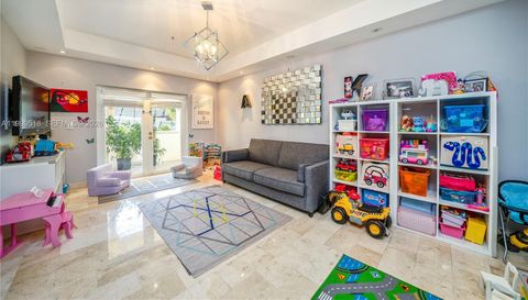 1413 Sunset Harbour Dr