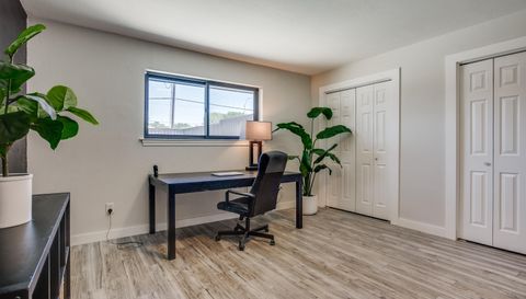 2760 N Hillbrier Cir