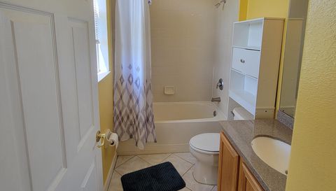 3145 Twisted Oak Loop