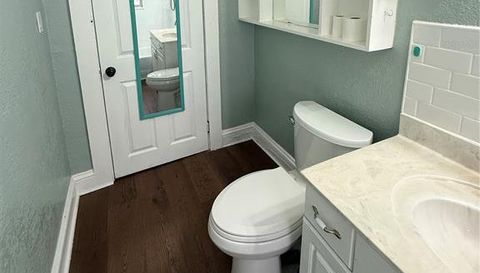 814 E INDIANA AVENUE