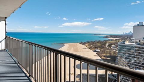 5855 N SHERIDAN Road