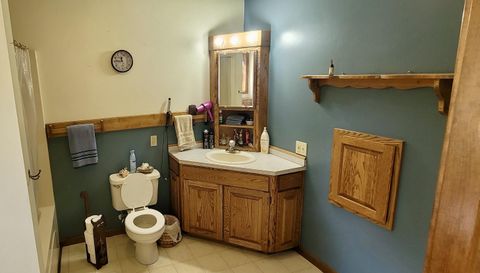 15772 East 1000th Avenue