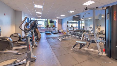 1600 S Prairie Avenue