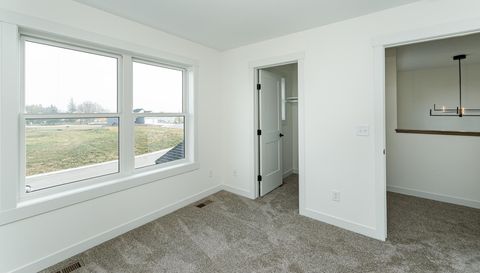 1816 Robinson Lane NE