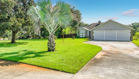 1205 War Eagle Blvd