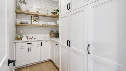 10149 Upper 196th Way W