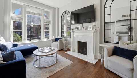 2142 N RACINE Avenue