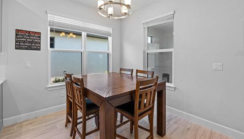 4512 CRESTPOINT Wy