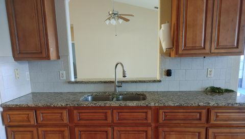 5398 Oxford Manor Cir