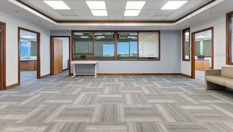 207 Calle Del Parque