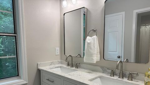 385 Tyson Cir