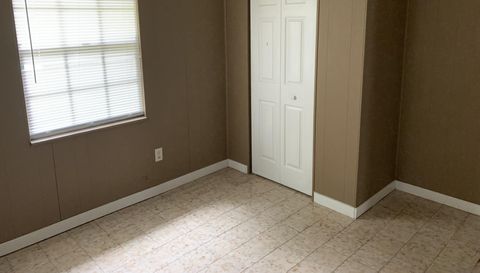 1838 NE 145th Avenue Rd