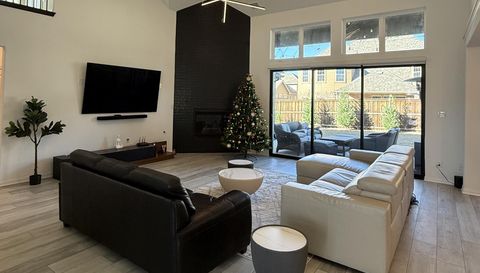 2832 Fountain Park Dr