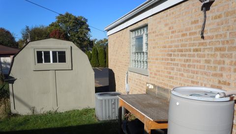 138 W Irving Park Road