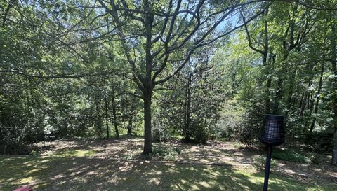 201 Loraine Woods Dr