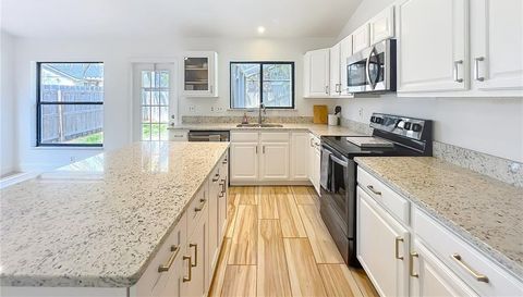 637 STARSTONE DRIVE