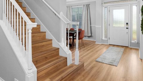 807 Clarence Bohls LN