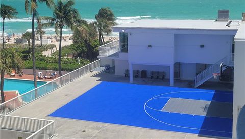 5401 Collins Ave