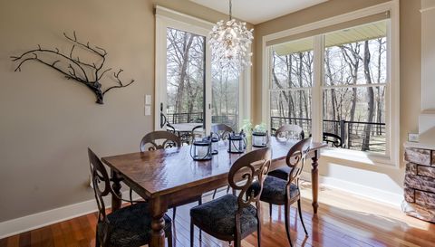 4209 N Oak Pointe Ct NE